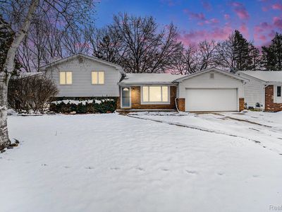 5023 Spring Well Ln, Grand Blanc, MI, 48439