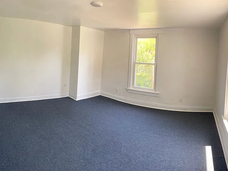 61 Pointview Rd #2 — Photo 42