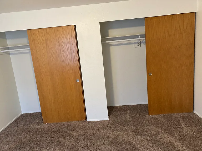 Waverly Apartments — Photo 9