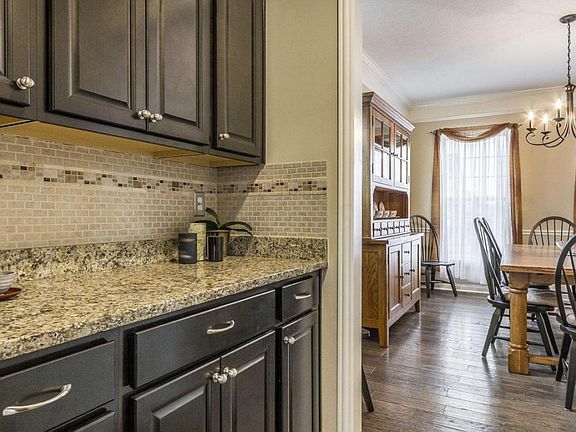 5th image of 2469 Friesian Ln