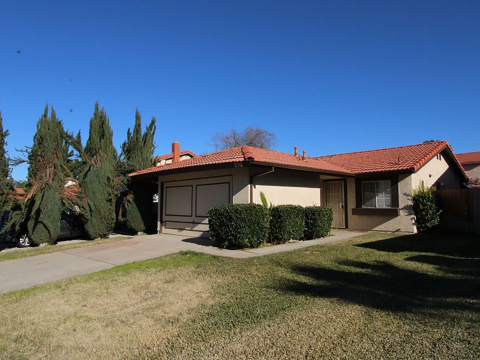 1st image of 836 Cisco St