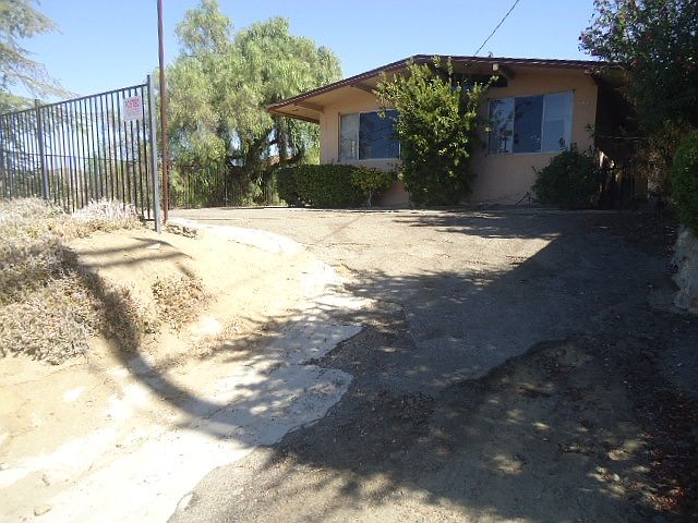 1st image of 194 Olive St