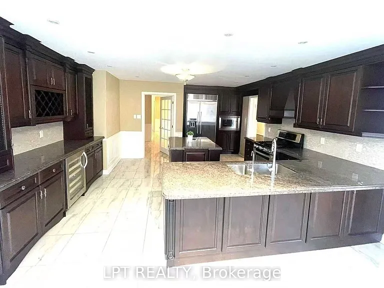 31 Glenayr Rd — Photo 7