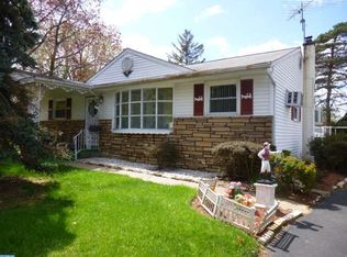 1820 Hulmeville Rd, Bensalem, PA 19020