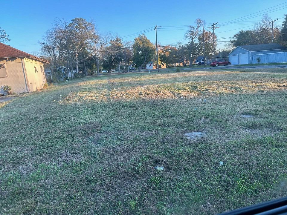 1st image of 2800 10th St