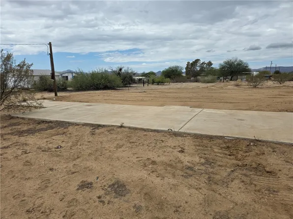 3401 N McNeal Road, Golden Valley, AZ 86413