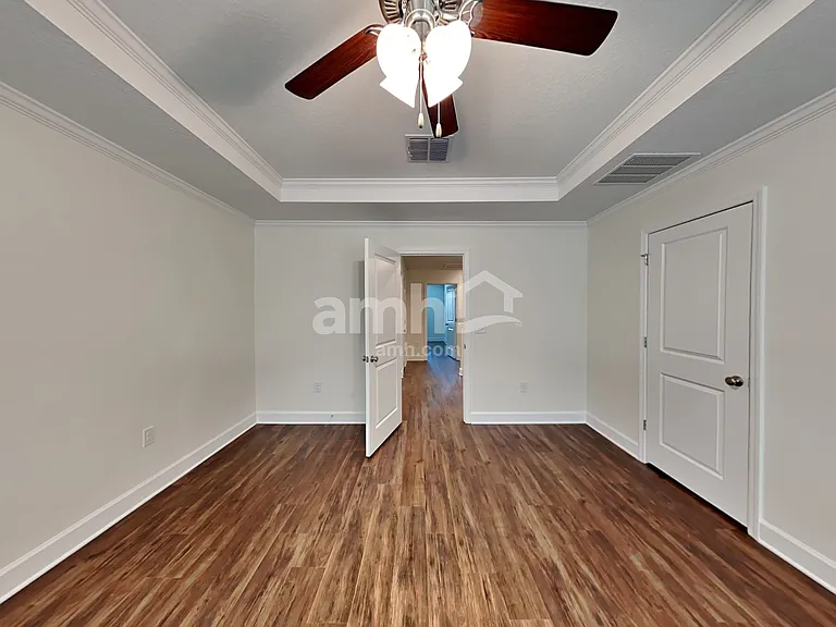 1115 Walden Pond Dr — Photo 10