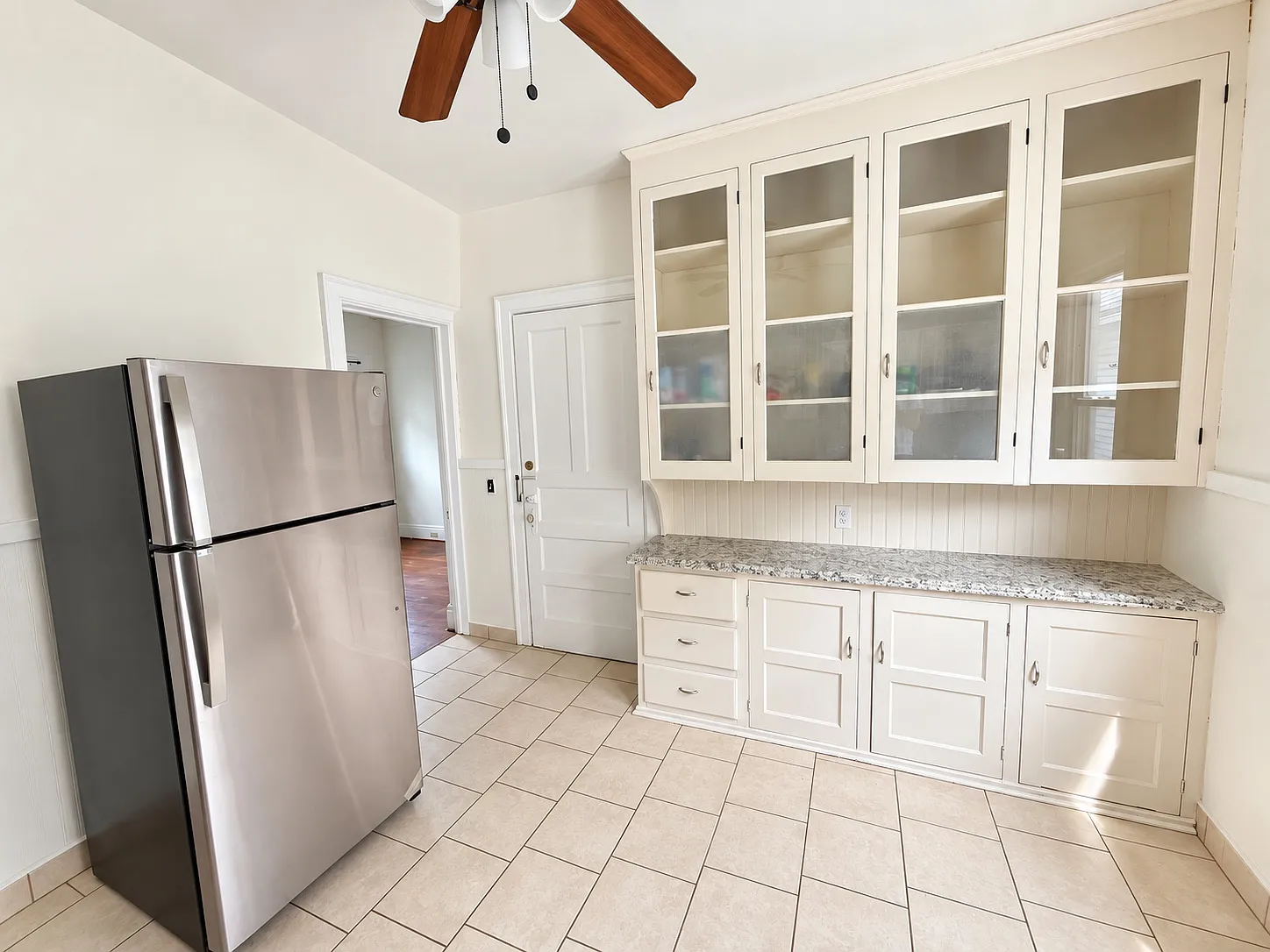 2 bed, 1300 sqft, $1,700 — Photo 2
