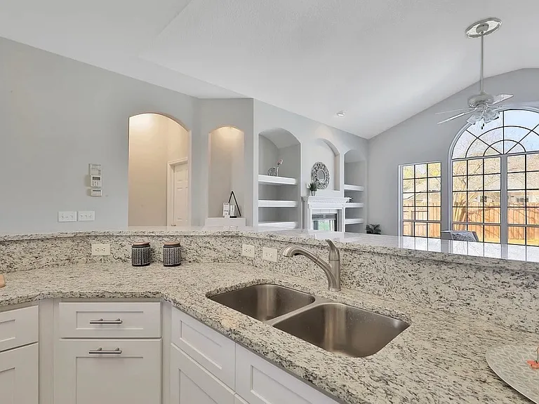 14581 Harewood Ct — Photo 6