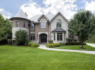 2027 Woodlawn Rd, Northbrook, IL 60062