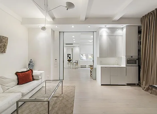 Sold by Warburg | media 3