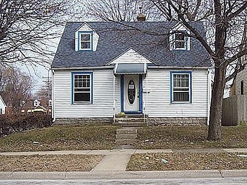 1st image of 4901 Drummond St
