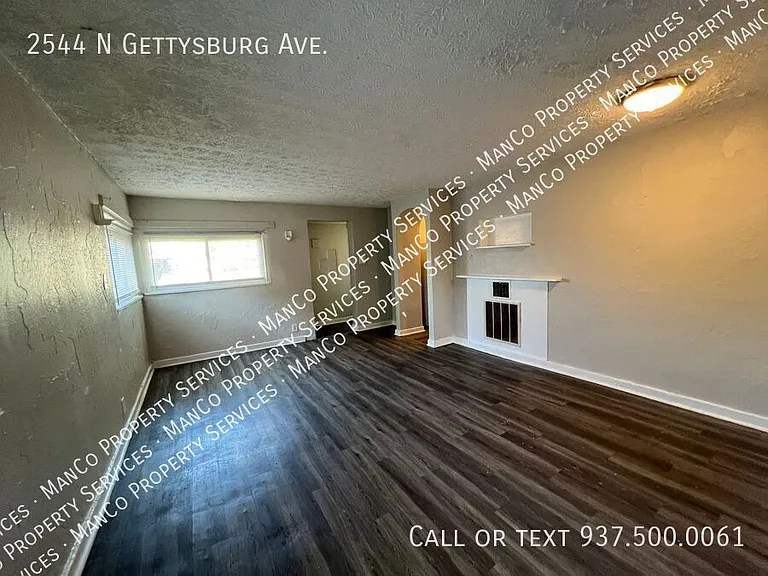 2544 N Gettysburg Ave — Photo 3