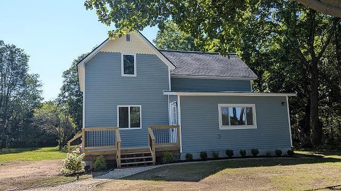 1st image of 745 Sunnyside Dr