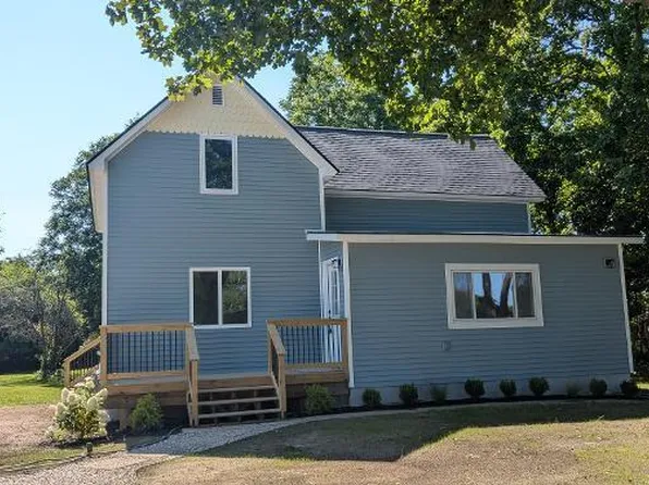 745 Sunnyside Dr, Cadillac, MI 49601