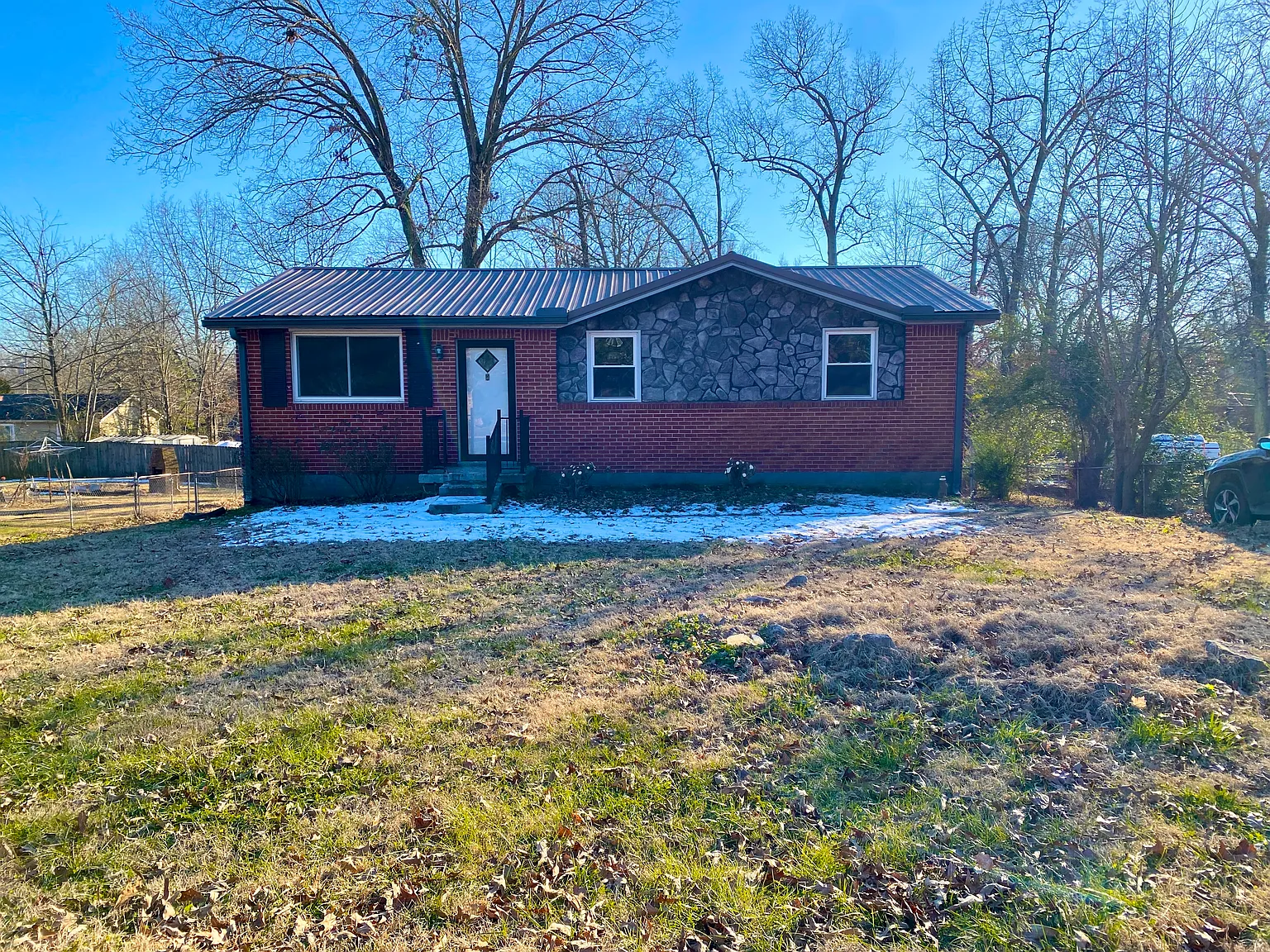 3 bed, 1025 sqft, $1,275 — Photo 1