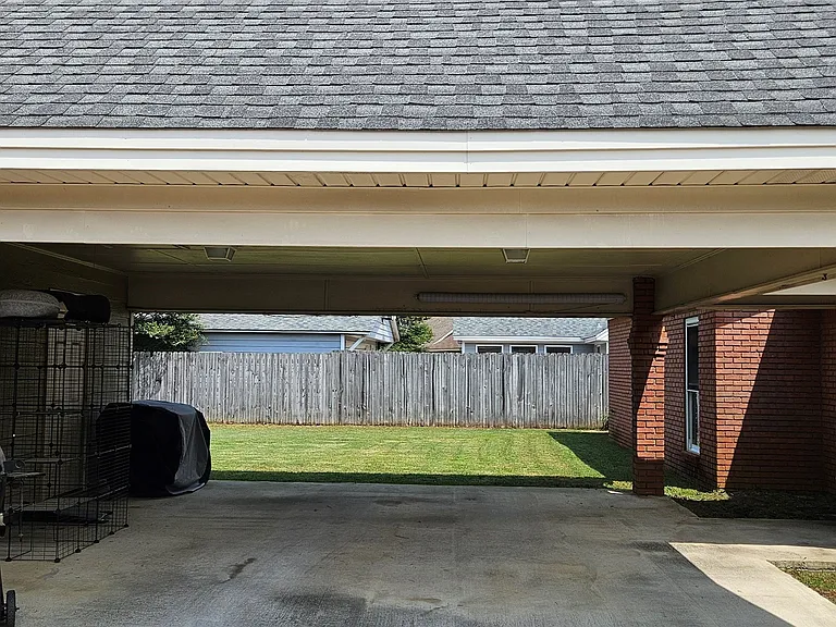 738 Summer Ln — Photo 2