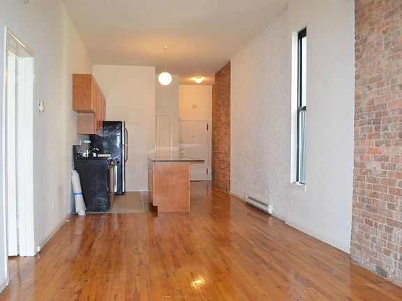 4th image of 140 Amity St #2
