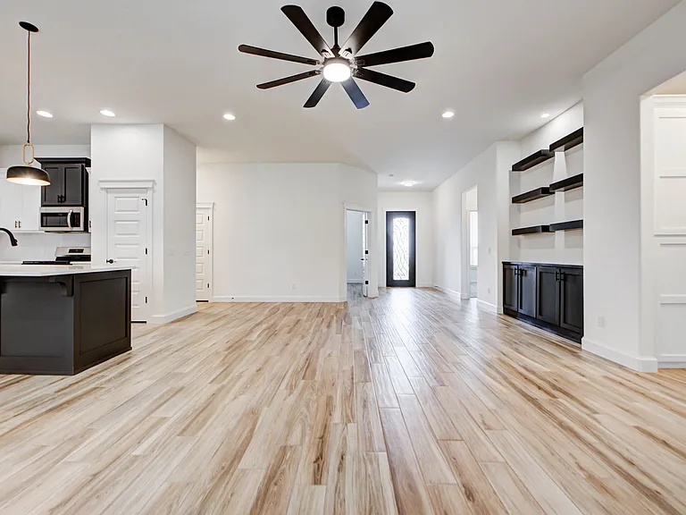 3027 Pescara Dr — Photo 11