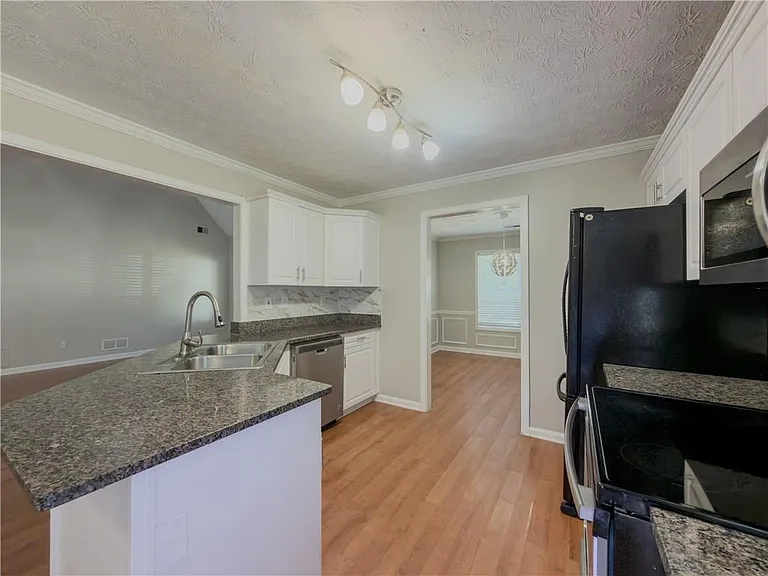 593 Red Tip Ln — Photo 34