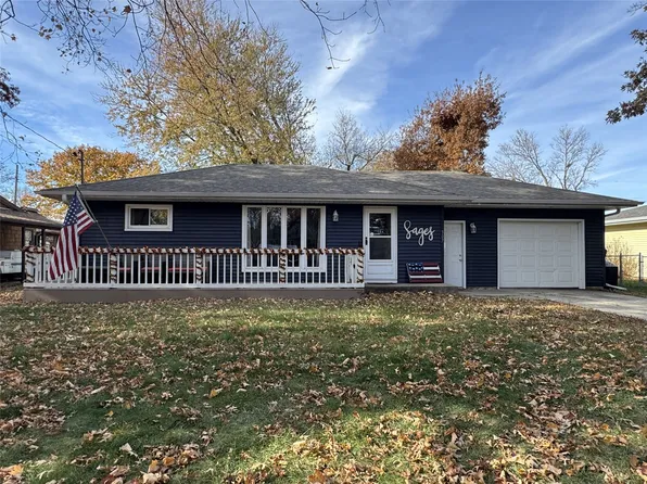 307 E 19th St N, Newton, IA 50208