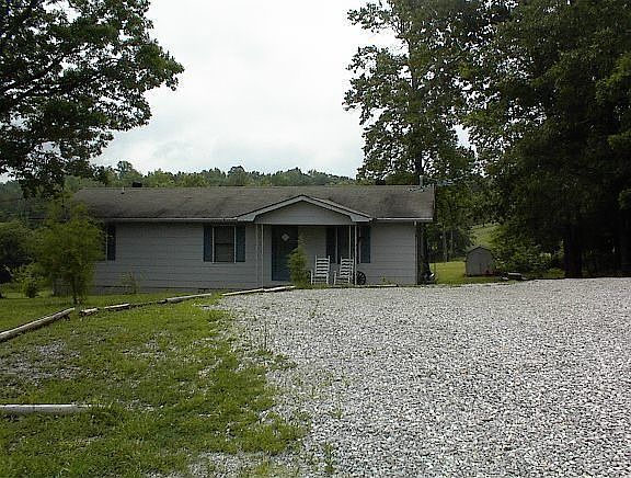 2nd image of 1494 College St