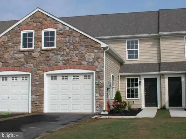 422 Eisenhower Dr, Carlisle, PA 17013