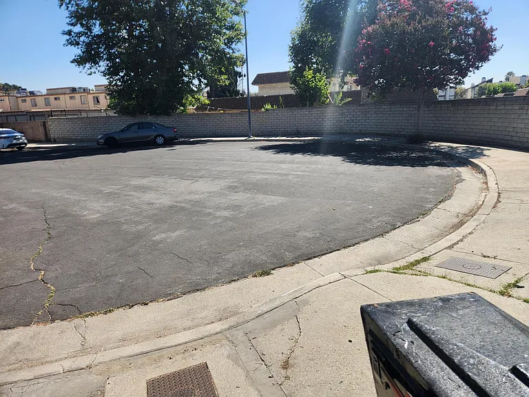 9807 Peach Ave — Photo 10