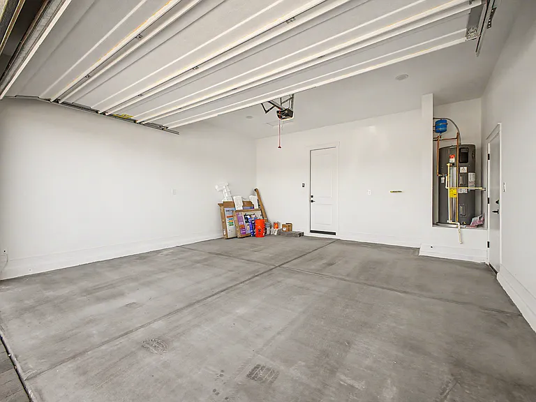 4412 N 203rd Dr — Photo 27