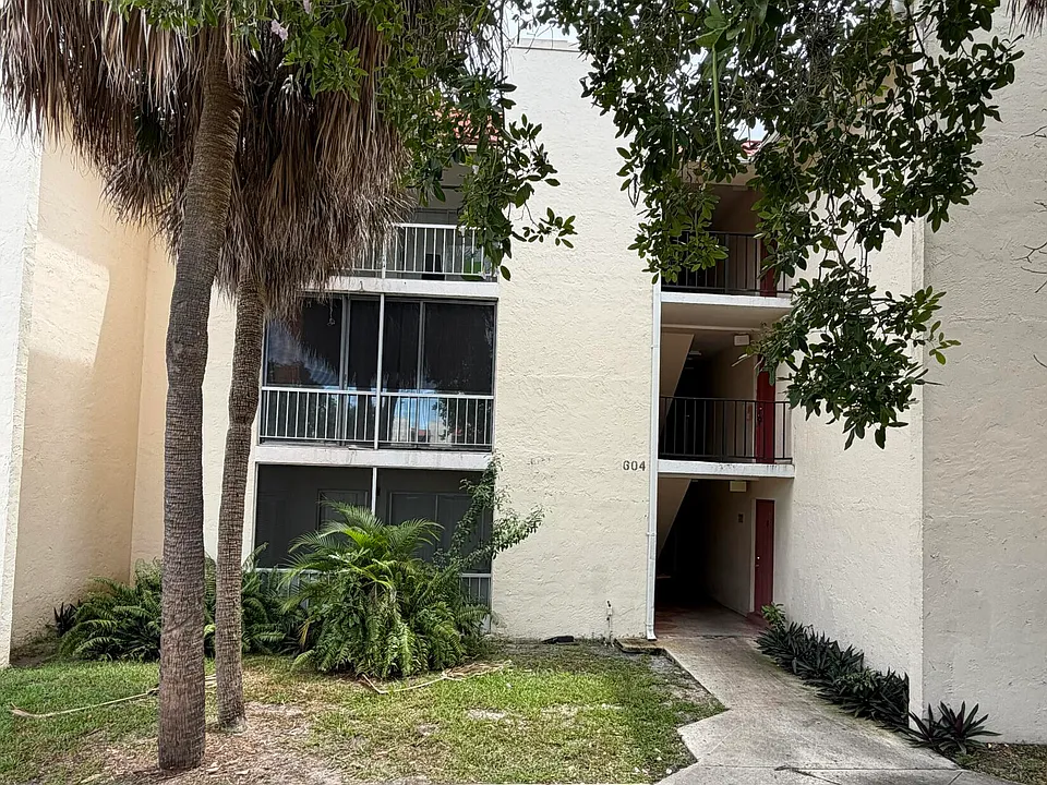 604 NW 13th St #21