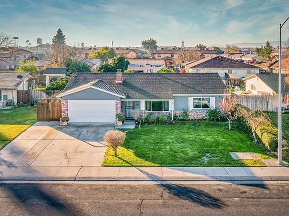 Single story in a well established neighborhood. Composition Roof is less than 10 years old.