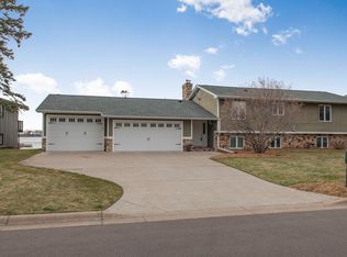 6741 E Shadow Lake Dr, Lino Lakes, MN 55014
