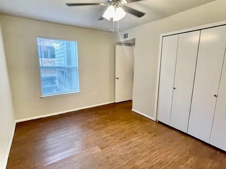 1500 Lake Shore Dr #211 — Photo 8