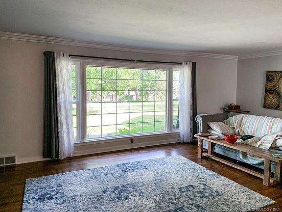3rd image of 5 Carol Dr