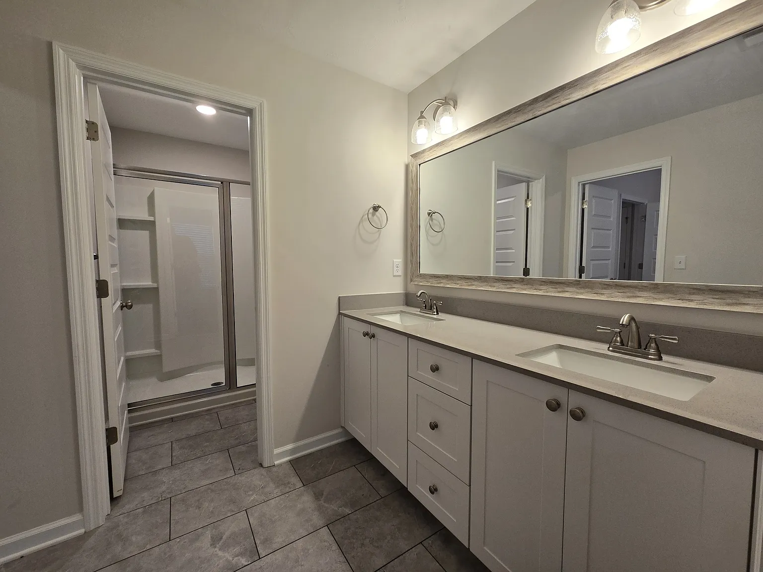 1063 Linsmore Avenue - 1 — Photo 3