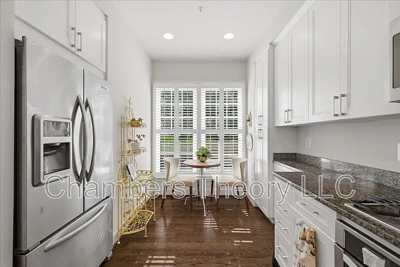 3 bed, 3.5 bath, 1865 sqft, $4,000 — Photo 4