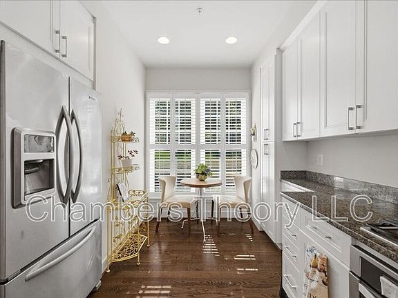 4th image of 15 Ellsworth Heights St