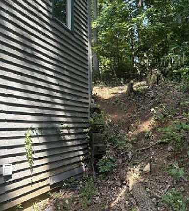 4th image of 245 Eagle Ridge Dr