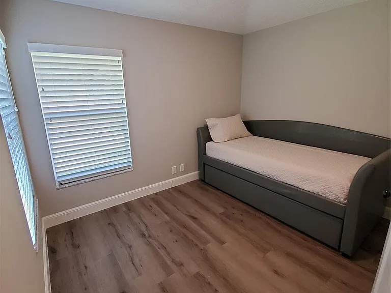 13917 Sheffield Ct — Photo 33