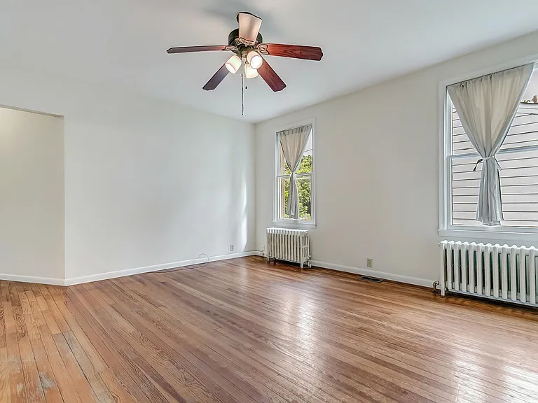 9038 Rhode Island Ave — Photo 33