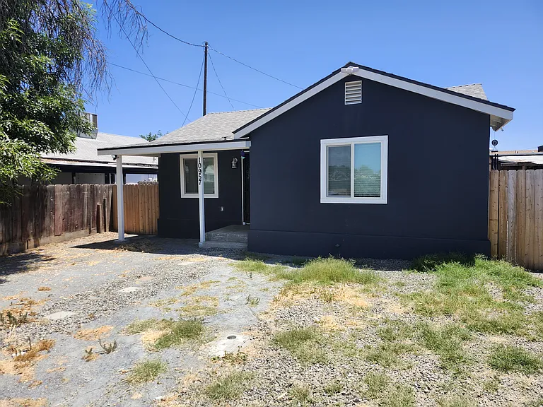 10957 Cedar St — Photo 3