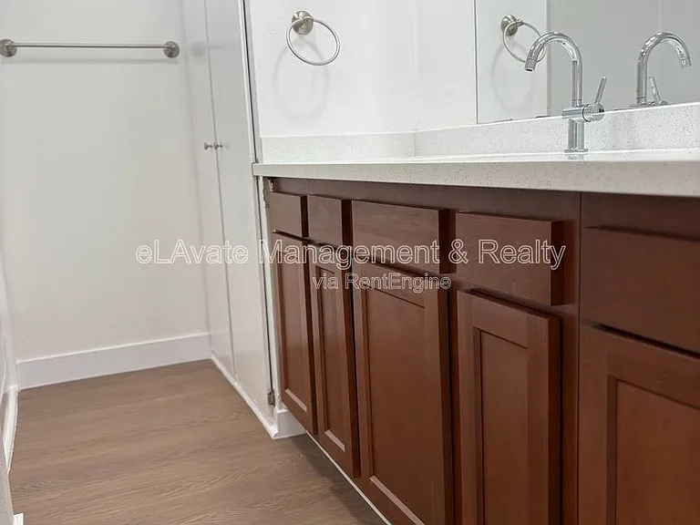 6815 Kelvin Ave. — Photo 31