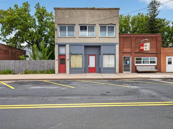206 W Main St, Roberts, WI 54023