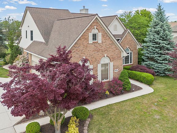 4th image of 9094 Woodgrove Dr