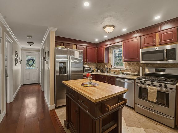 4th image of 50 Samoset Road