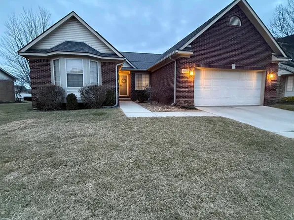 26656 Winslow Dr, Flat Rock, MI 48134