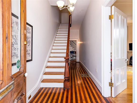 4th image of 1205 Sidney St