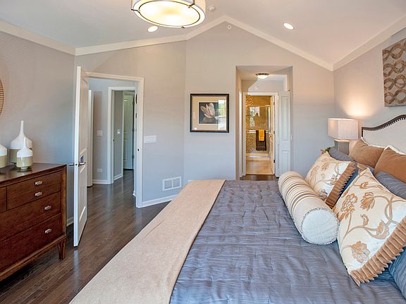5th image of 32 E Heritage Ct Building 2