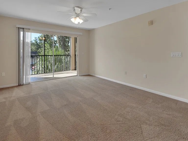 940 Village Trl #4-207 — Photo 1