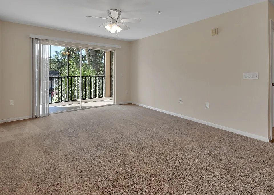 940 Village Trl #4-207